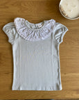 T-shirt cinza gola cornucópias