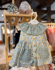 Vestido com tapa fraldas