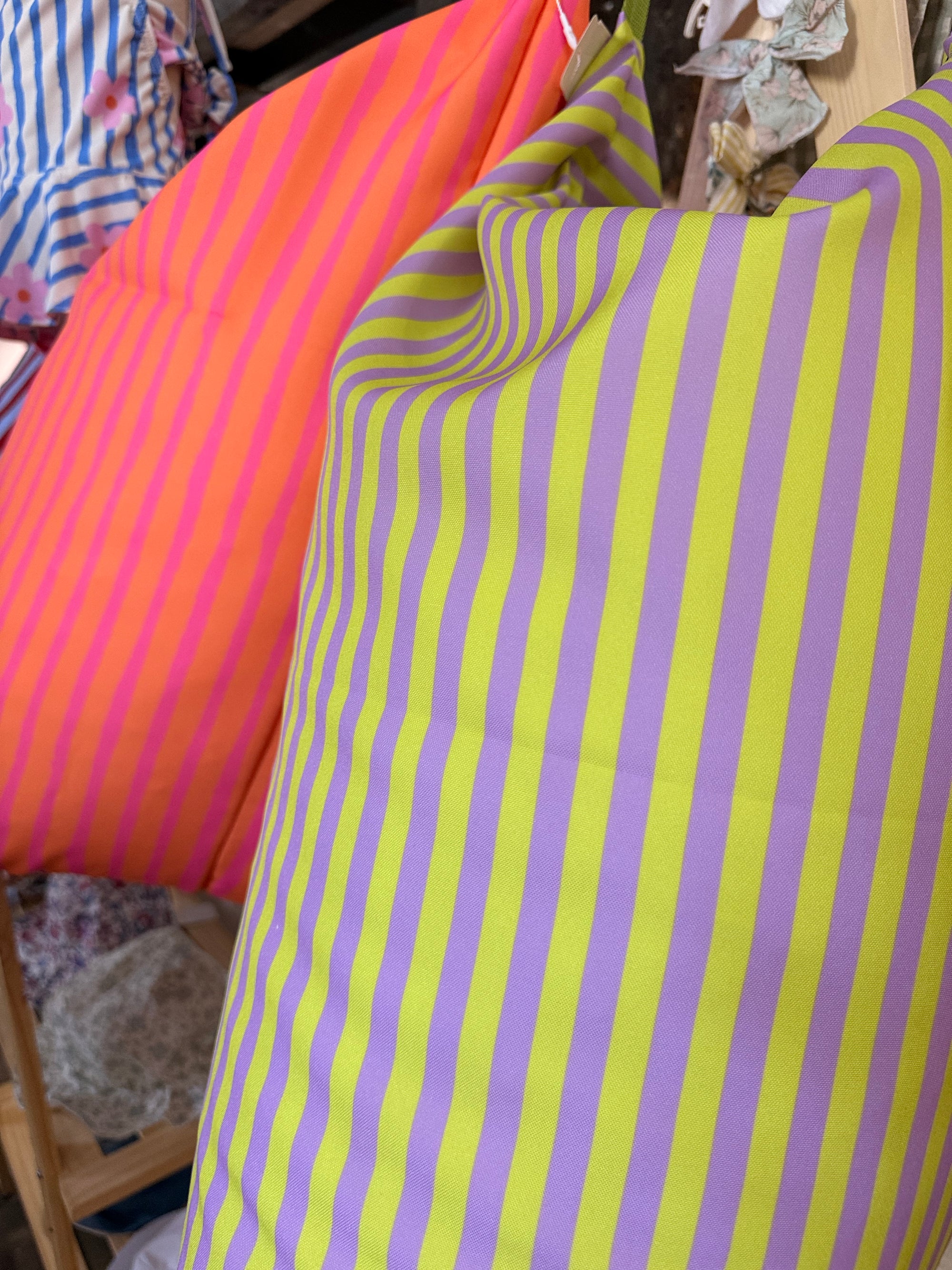 Puff praia Riscas Verde e Roxo | Com fecho