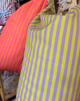 Puff praia Riscas Verde e Roxo | Com fecho